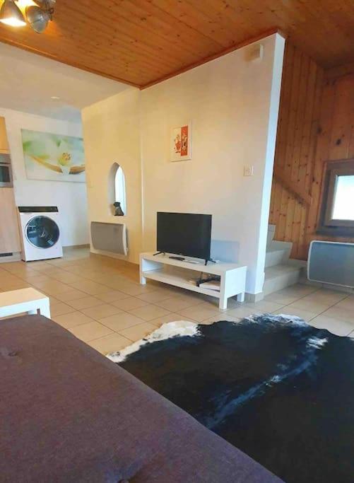 Superbe Appartement 3.5 Avec Cheminee Gruyeres Bagian luar foto